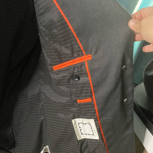 Womens business suit - Picture 3 of 3